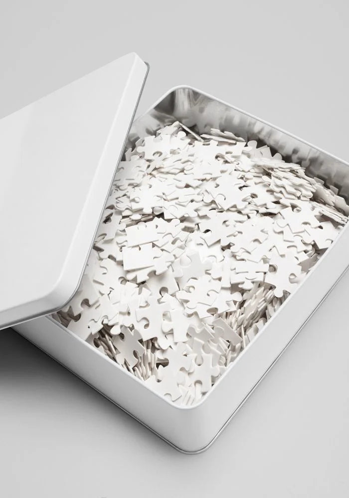 Building a Snowman 1,000 pcs Jigsaw Puzzle with Tin