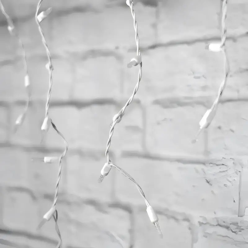 70 M5 Cool White DreamSpark Slow Fade LED Icicle Lights